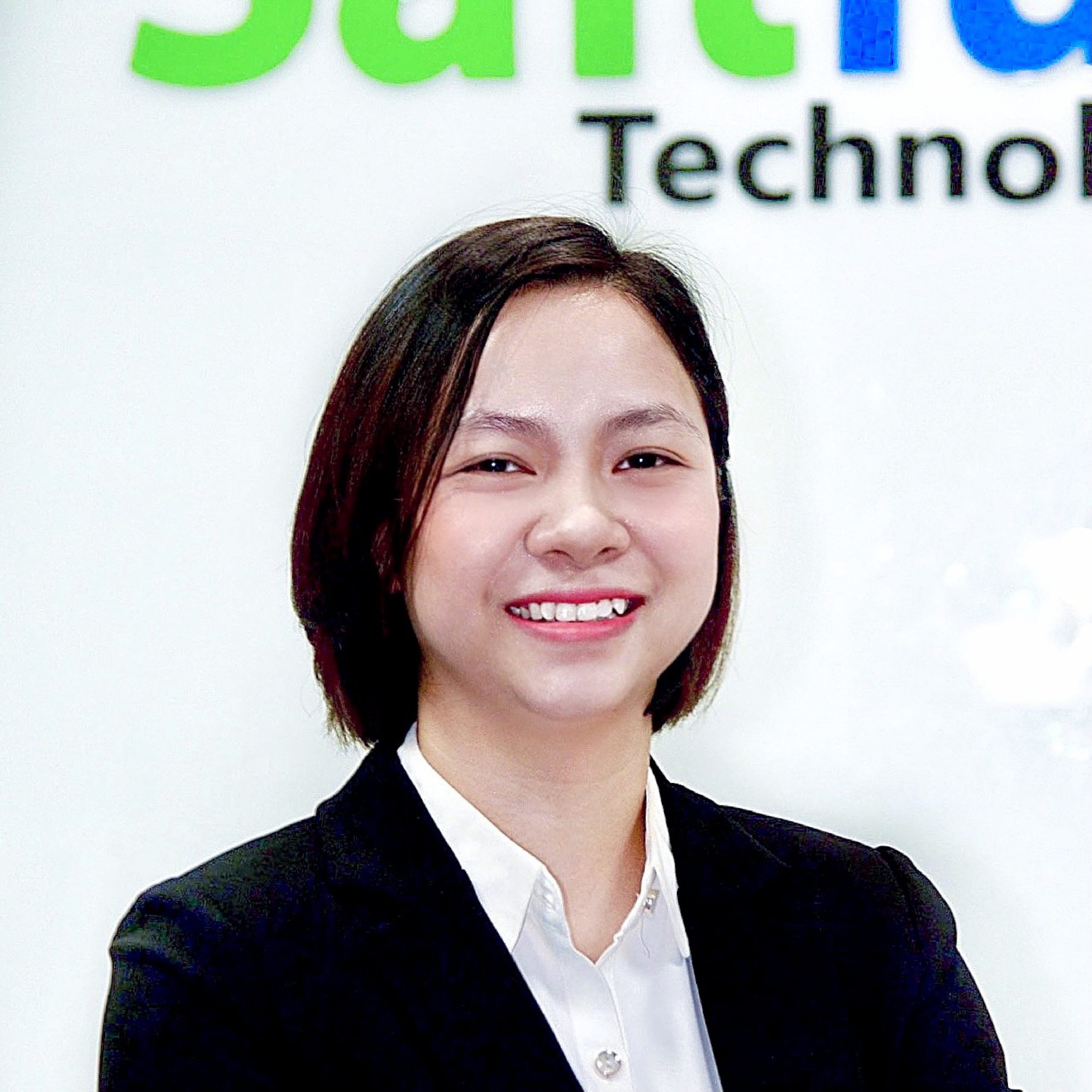 Nghiem Thu Ha - Director of HRGA Dept